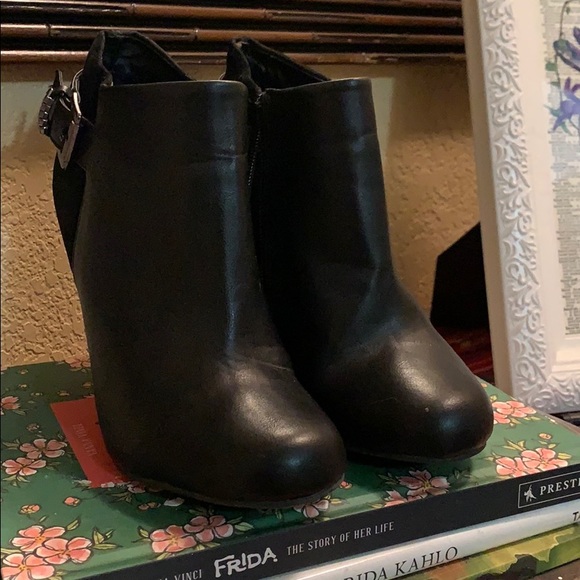 Bamboo Black Patton and Suede Booties - Picture 5 of 8